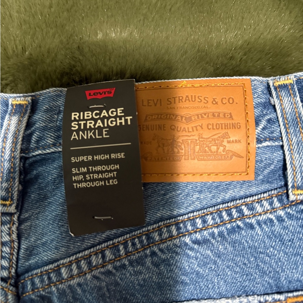 Levi's Ribcage Straight Ankle Jeans - Classic Blue 24